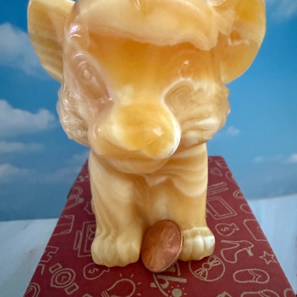 Baby Simba Orange Calcite Figurine - Picture 5 of 7
